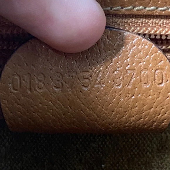 Authentic Gucci Brown Leather Wristlet Pouch - Picture 4 of 16